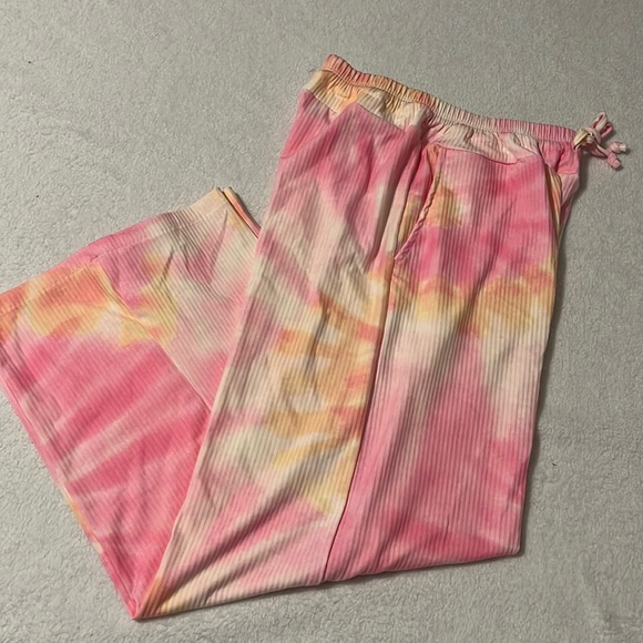 NWOT Beach Break  Sz Xs  wide leg pants.     Bin 6 - Picture 3 of 6